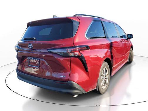2025 Toyota Sienna XLE