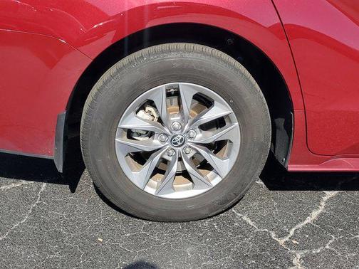 2025 Toyota Sienna XLE