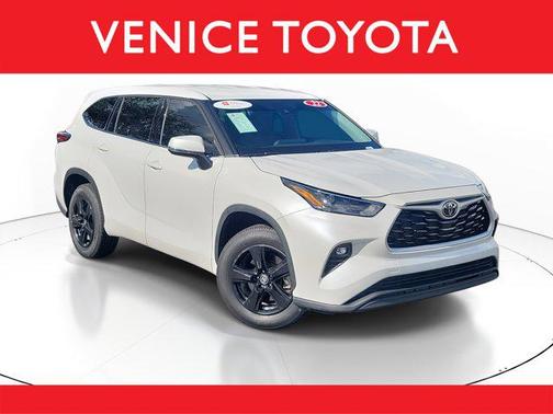 2022 Toyota Highlander LE