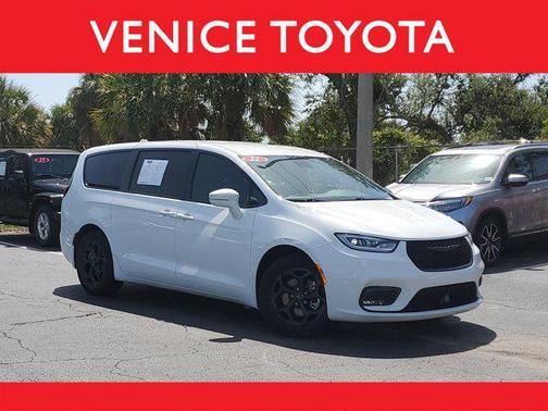 2022 Chrysler Pacifica Hybrid Touring L