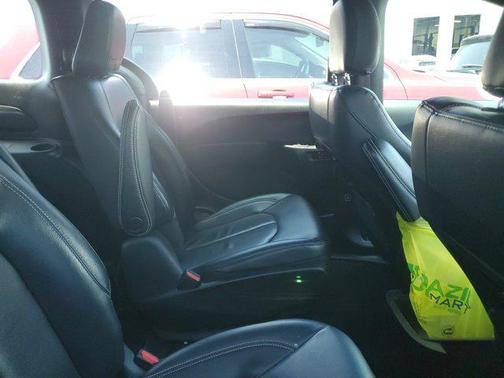 2022 Chrysler Pacifica Hybrid Touring L