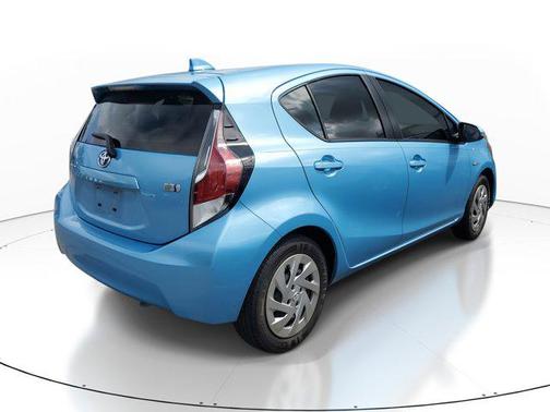 2016 Toyota Prius c Two