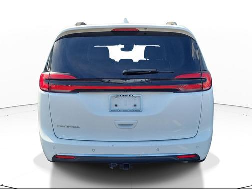 Bright White Clearcoat 2021 Chrysler Pacifica Touring L