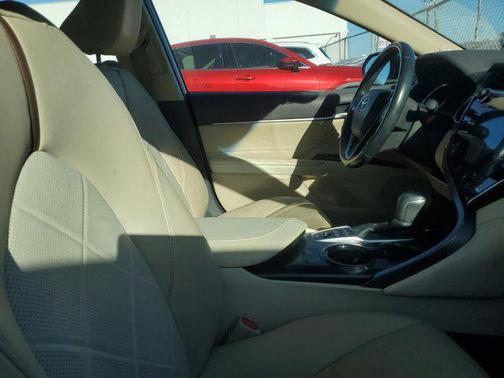 2018 Toyota Camry Hybrid XLE