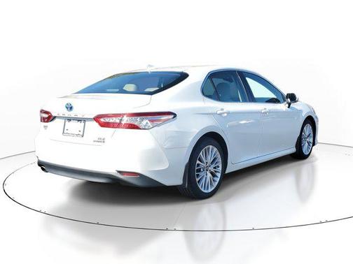 2018 Toyota Camry Hybrid XLE