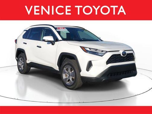 2025 Toyota RAV4 Hybrid XLE