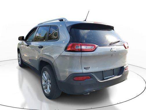 2015 Jeep Cherokee Sport