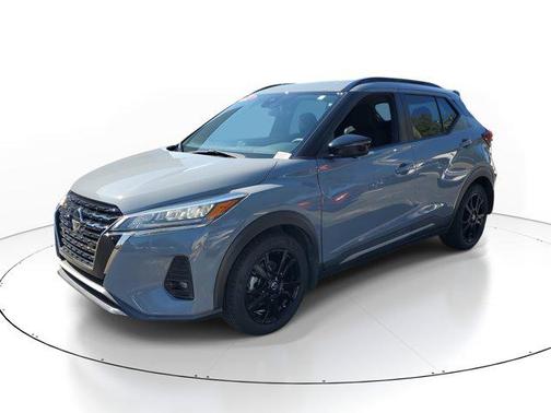 2021 Nissan Kicks SR