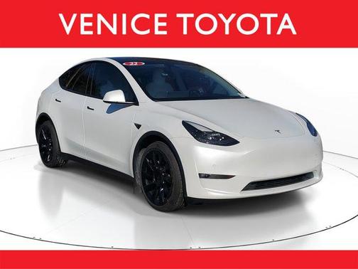 2022 Tesla Model Y Long Range Dual Motor All-Wheel Drive
