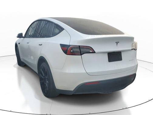 2022 Tesla Model Y Long Range Dual Motor All-Wheel Drive