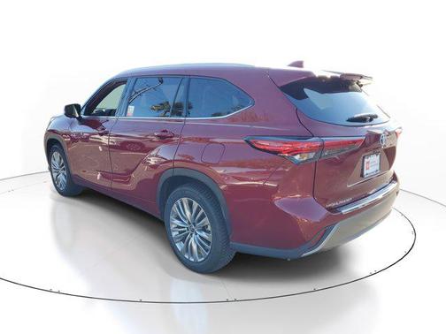 2023 Toyota Highlander Hybrid Platinum