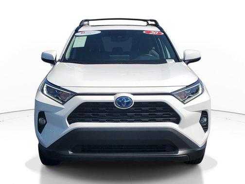 Super White 2020 Toyota RAV4 Hybrid XLE