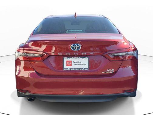 2022 Toyota Camry Hybrid XLE