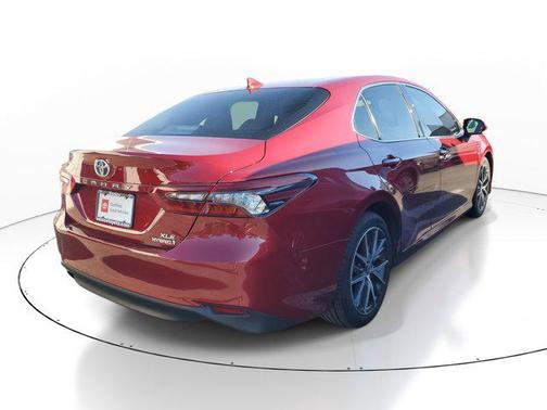 2022 Toyota Camry Hybrid XLE