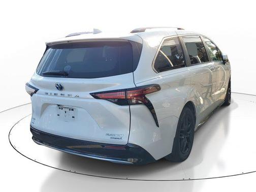 2022 Toyota Sienna Platinum