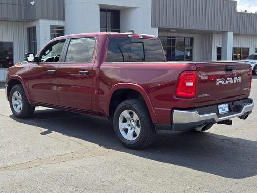 Delmonico Red Pearlcoat 2025 RAM 1500 Big Horn/Lone Star