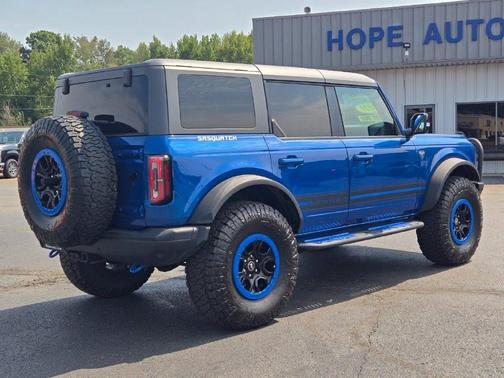 Lightning Blue Metallic 2021 Ford Bronco First Edition