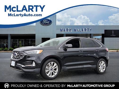 Black Metallic 2022 Ford Edge Titanium