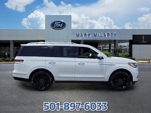 White Metallic 2024 Lincoln Navigator Reserve