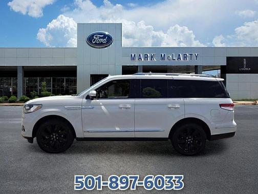 Pristine White 2024 Lincoln Navigator Reserve