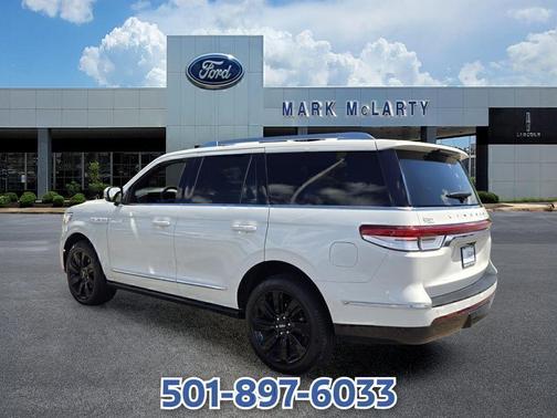 White Metallic 2024 Lincoln Navigator Reserve