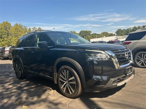 2024 Nissan Pathfinder Platinum