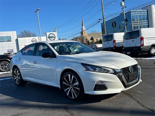 2022 Nissan Altima 2.5 SR