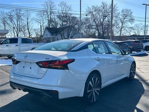 2022 Nissan Altima 2.5 SR