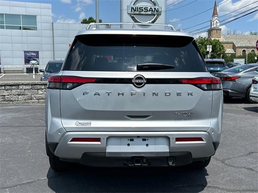 2022 Nissan Pathfinder Platinum