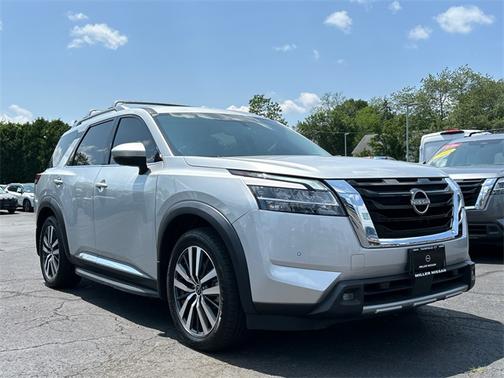 2022 Nissan Pathfinder Platinum