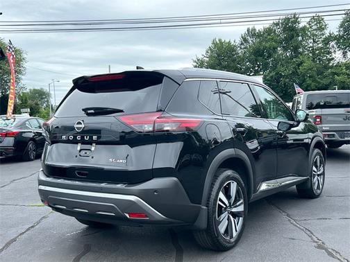 2022 Nissan Rogue SL