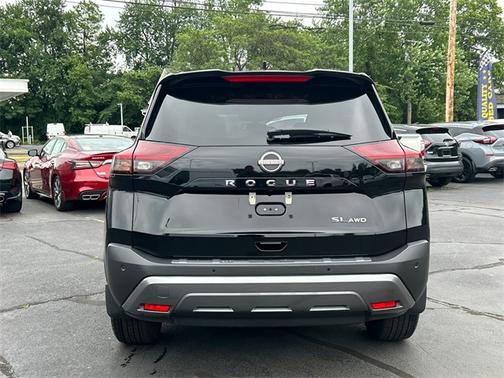 2022 Nissan Rogue SL