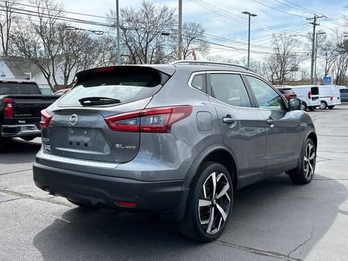 2022 Nissan Rogue Sport SL