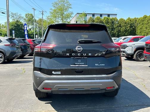Black 2023 Nissan Rogue SL