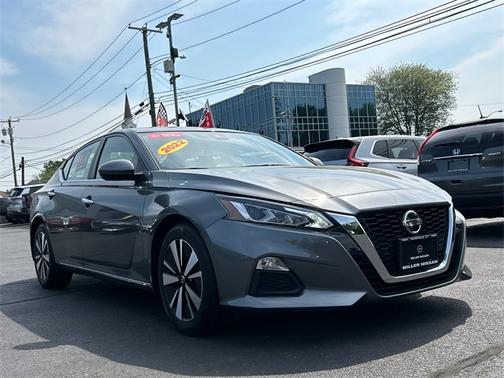 2022 Nissan Altima 2.5 SV