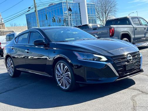 2024 Nissan Altima 2.5 SL