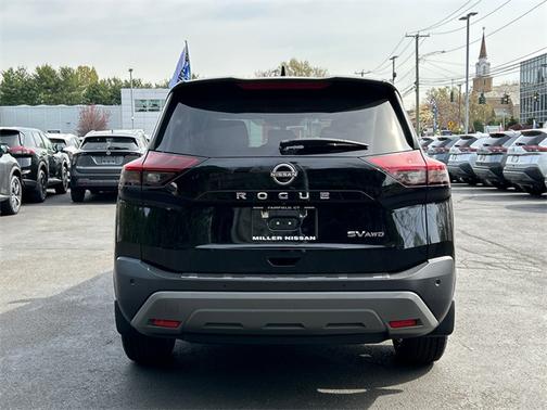 2022 Nissan Rogue SV