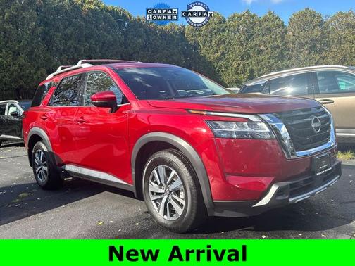 2024 Nissan Pathfinder SL