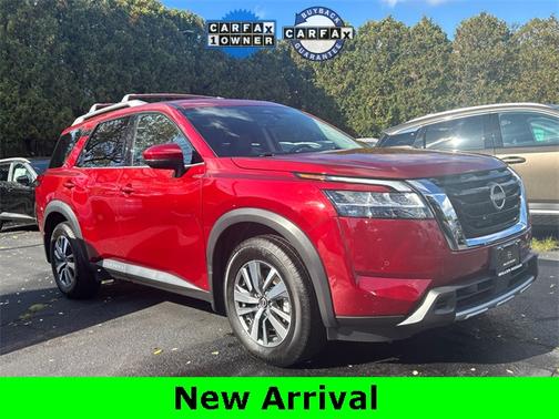 2024 Nissan Pathfinder SL