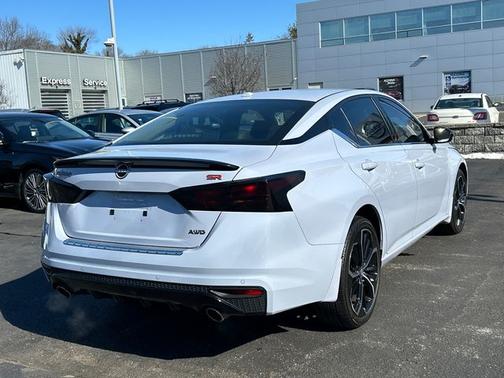 2023 Nissan Altima 2.5 SR