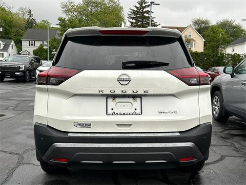 2022 Nissan Rogue SL