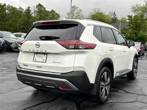 2022 Nissan Rogue SL