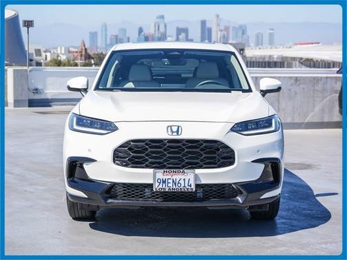 Platinum White Pearl 2024 Honda HR-V