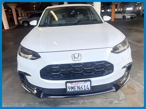 Platinum White Pearl 2024 Honda HR-V