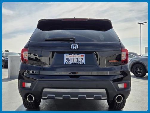 Crystal Black Pearl 2024 Honda Passport