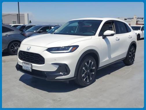 Platinum White Pearl 2026 Honda HR-V