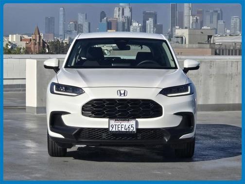 Platinum White Pearl 2025 Honda HR-V