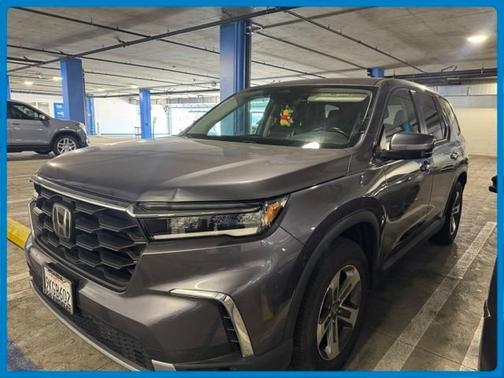 Modern Steel Metallic 2024 Honda Pilot
