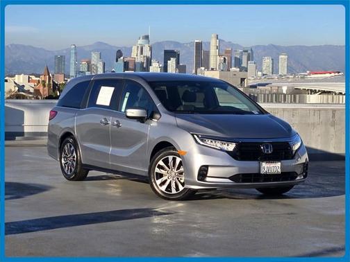 Lunar Silver Metallic 2024 Honda Odyssey