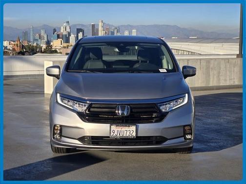 Lunar Silver Metallic 2024 Honda Odyssey